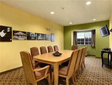 Microtel Inn & Suites By Wyndham Tuscumbia/Muscle Shoals Restaurante foto